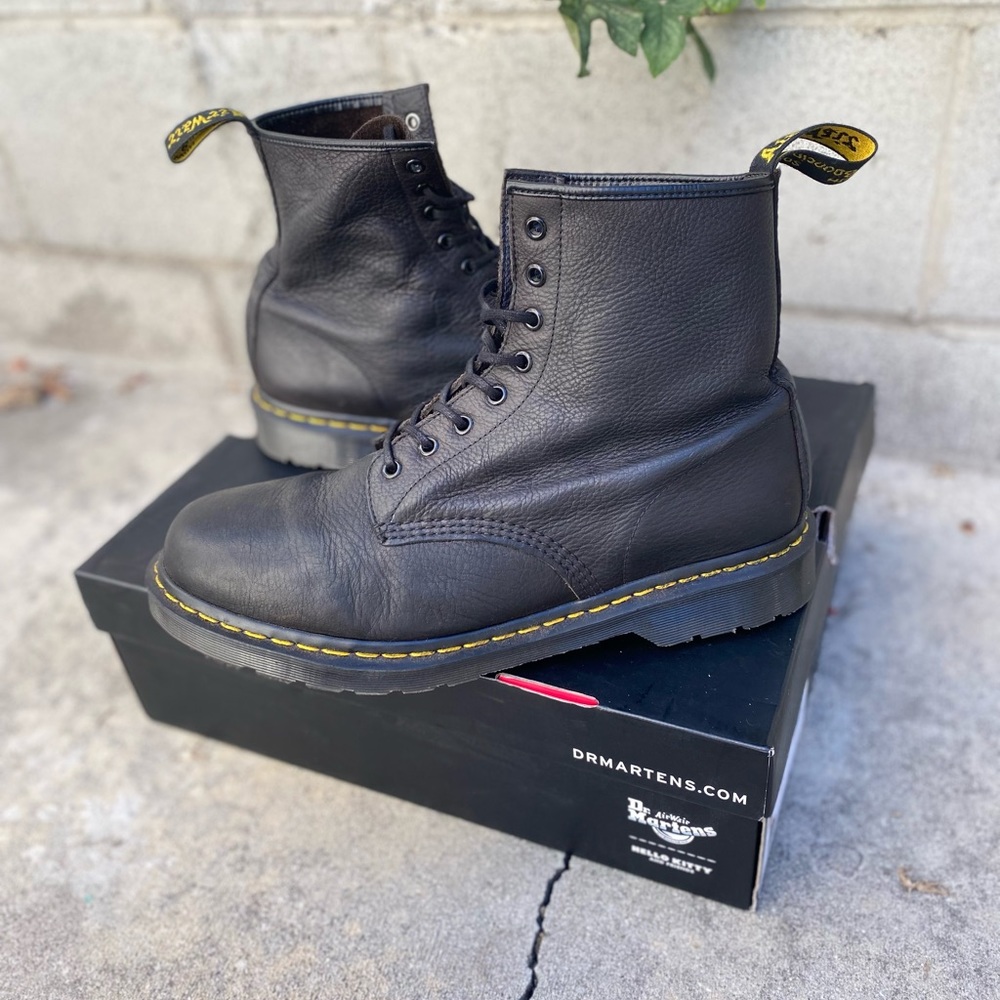 MADE IN ENGLAND Dr. Martens 1460 SOFT